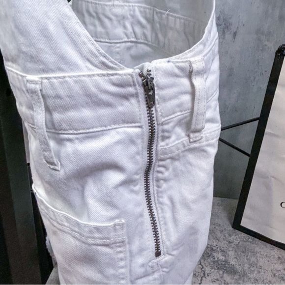 MADEWELL | Adirondack Denim White Washed Jean Shorts Overalls in ‘Tile White’ - Picture 8 of 12